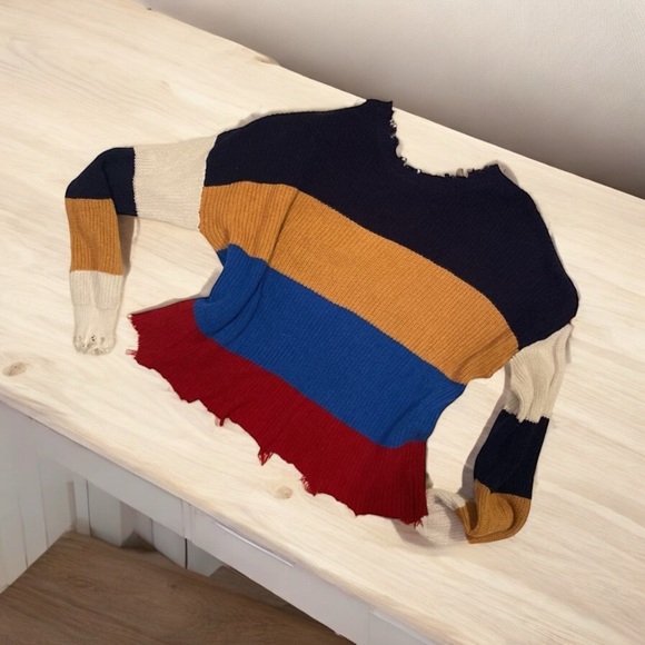 Multi color Cropped Raw Hem Sweater - Picture 4 of 8